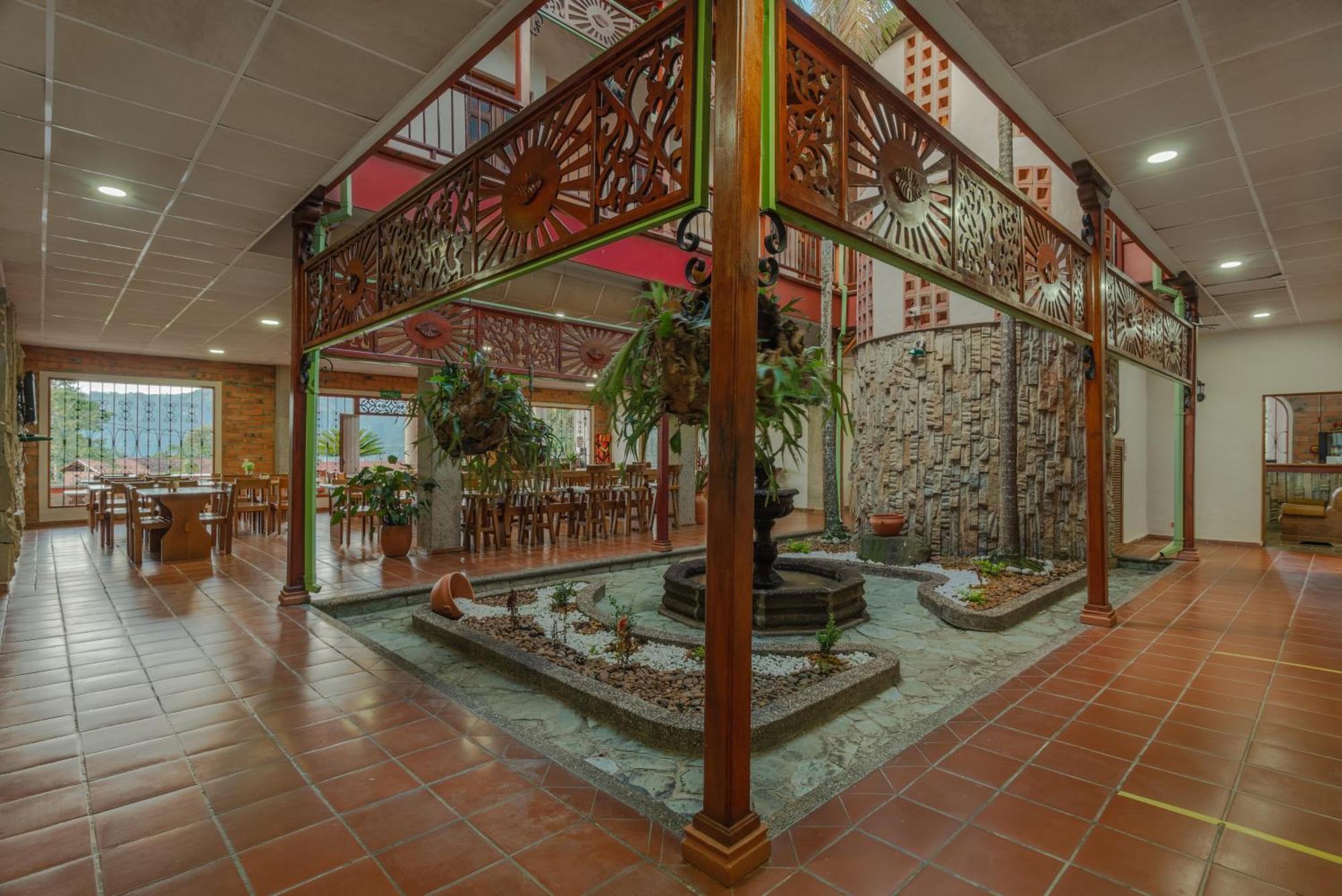 Granja Del Cafe Hotel Y Centro De Convenciones Venecia  Eksteriør billede