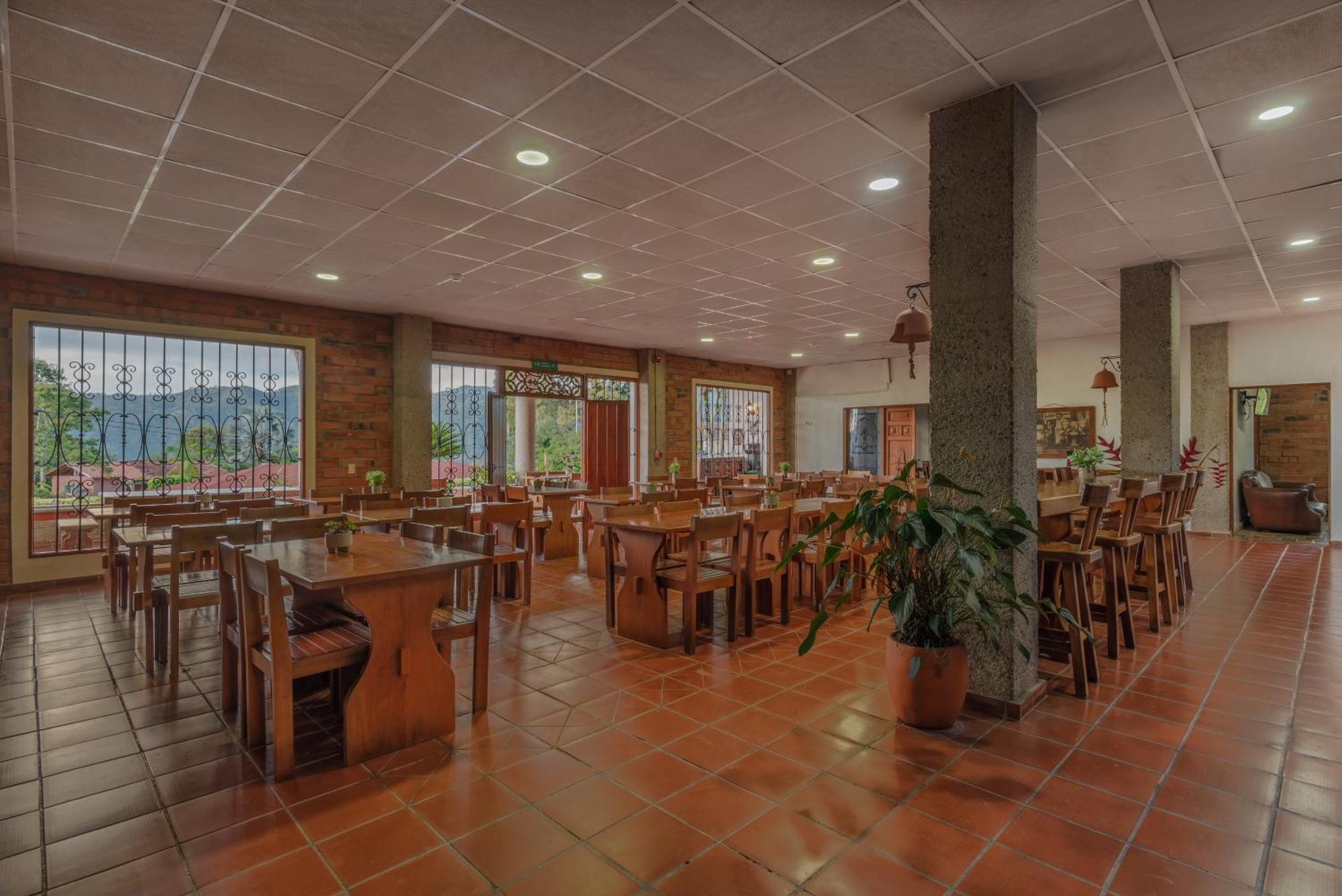 Granja Del Cafe Hotel Y Centro De Convenciones Venecia  Eksteriør billede
